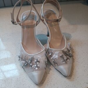 Betsy Johnson Zola Embellished Ivory Satin Bridal Shoes Size 6M